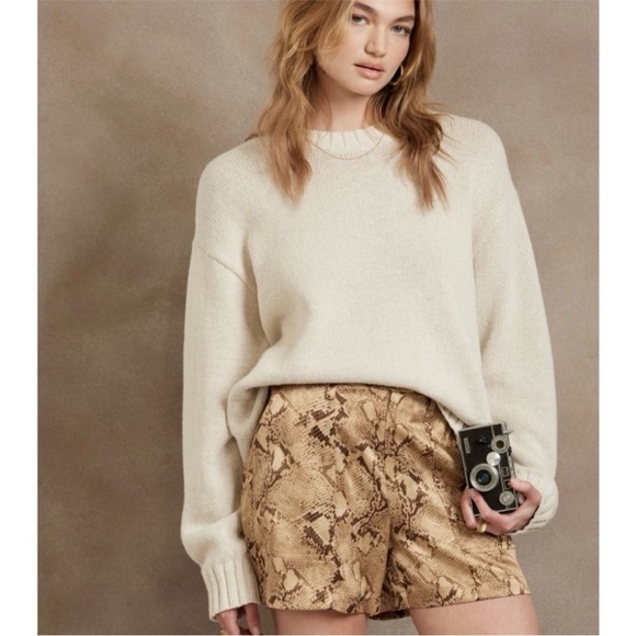 Banana Republic • NWT 100% Silk Snake Print Shorts with Belt - Picture 1 of 9